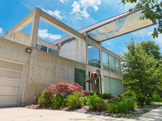 8692 E 200 S, Knox, IN 46534