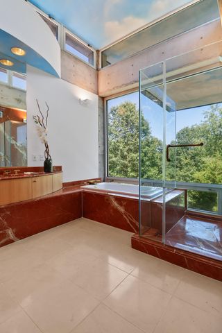 8692 E 200 S, Knox, IN 46534