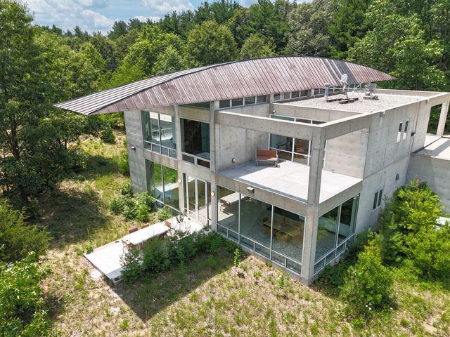 8692 E 200 S, Knox, IN 46534