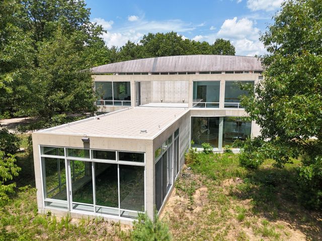 8692 E 200 S, Knox, IN 46534