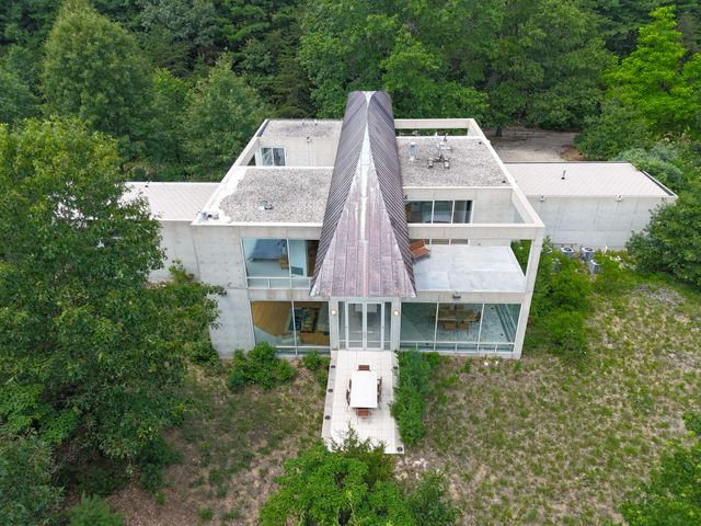 8692 E 200 S, Knox, IN 46534