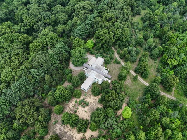 8692 E 200 S, Knox, IN 46534