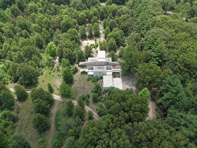 8692 E 200 S, Knox, IN 46534