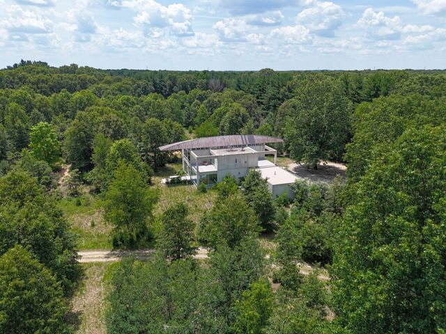 8692 E 200 S, Knox, IN 46534