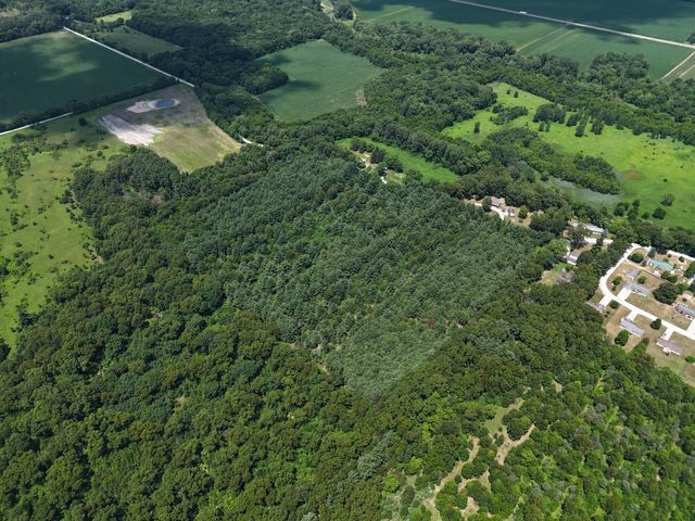 8692 E 200 S, Knox, IN 46534