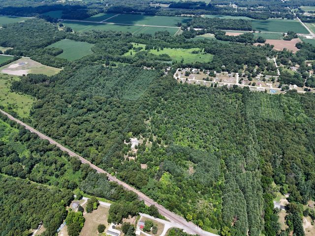 8692 E 200 S, Knox, IN 46534