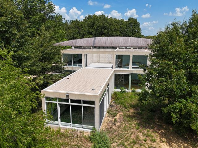 8692 E 200 S, Knox, IN 46534