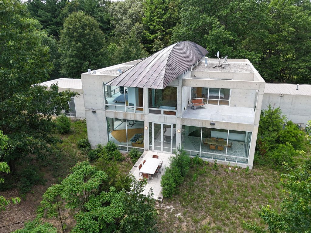 8692 E 200 S, Knox, IN 46534