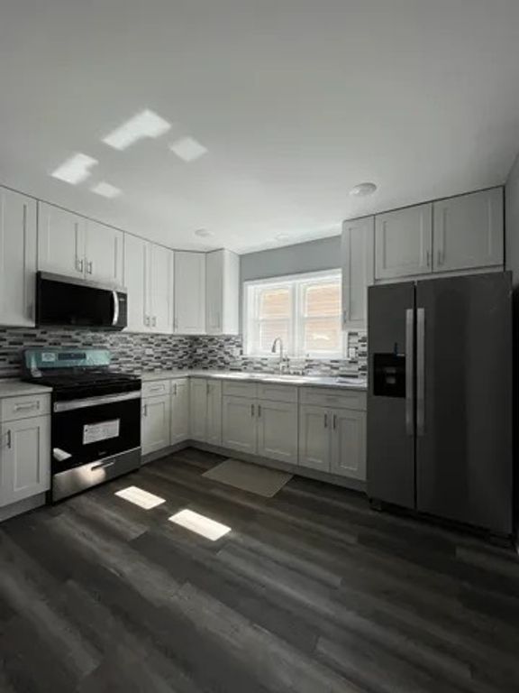 323 22nd Avenue 1, Bellwood, IL 60104