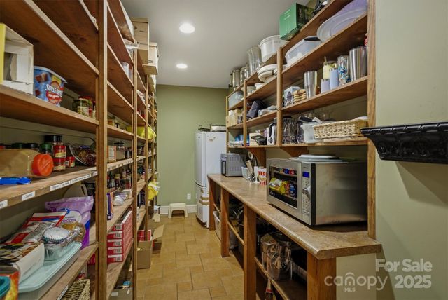 303 Constitution Drive, Morganton, NC 28655