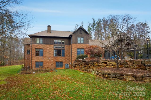 303 Constitution Drive, Morganton, NC 28655