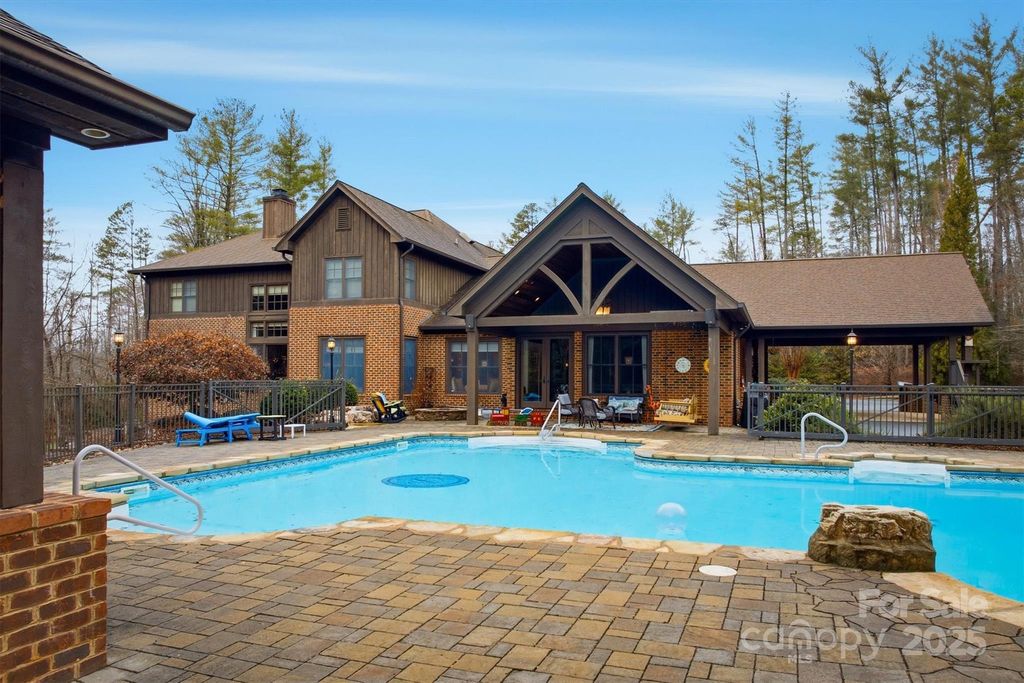 303 Constitution Drive, Morganton, NC 28655