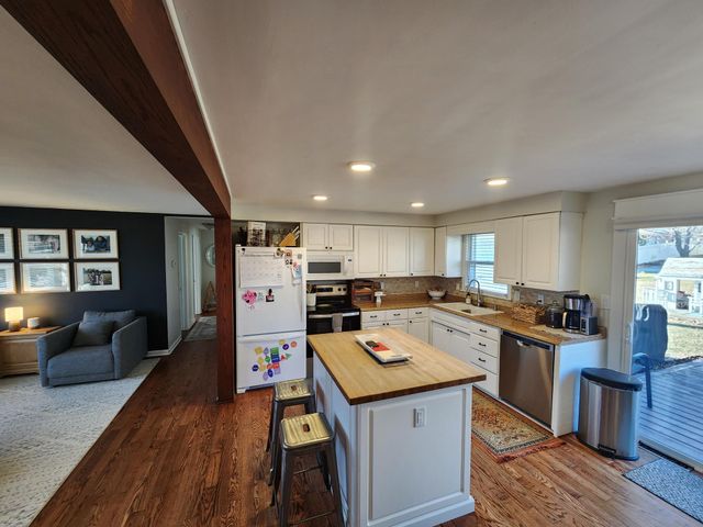 1006 Maplehill Drive, Albert Lea, MN 56007