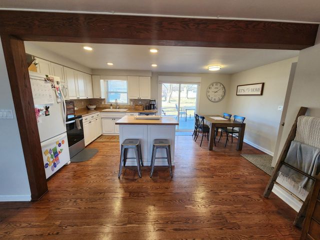 1006 Maplehill Drive, Albert Lea, MN 56007