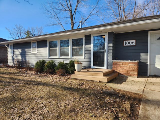 1006 Maplehill Drive, Albert Lea, MN 56007