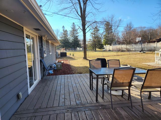 1006 Maplehill Drive, Albert Lea, MN 56007