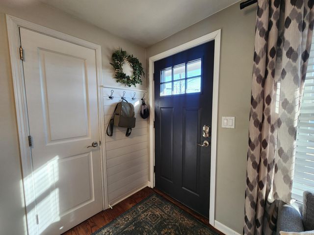 1006 Maplehill Drive, Albert Lea, MN 56007