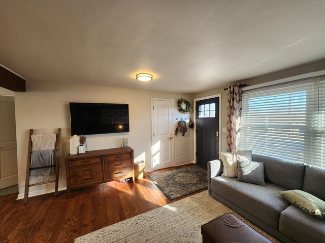 1006 Maplehill Drive, Albert Lea, MN 56007