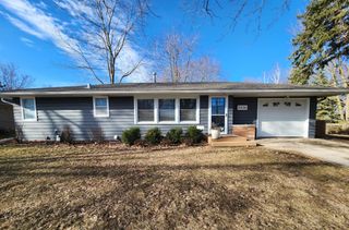 1006 Maplehill Drive, Albert Lea, MN 56007