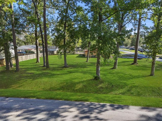 803 Corydon Drive, Huffman, TX 77336