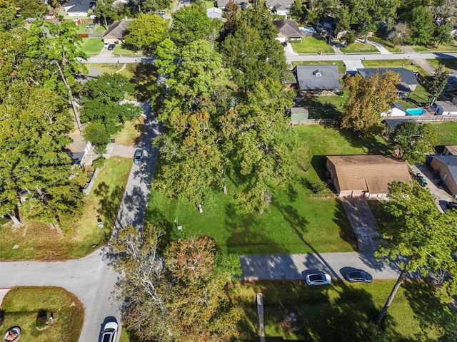 803 Corydon Drive, Huffman, TX 77336