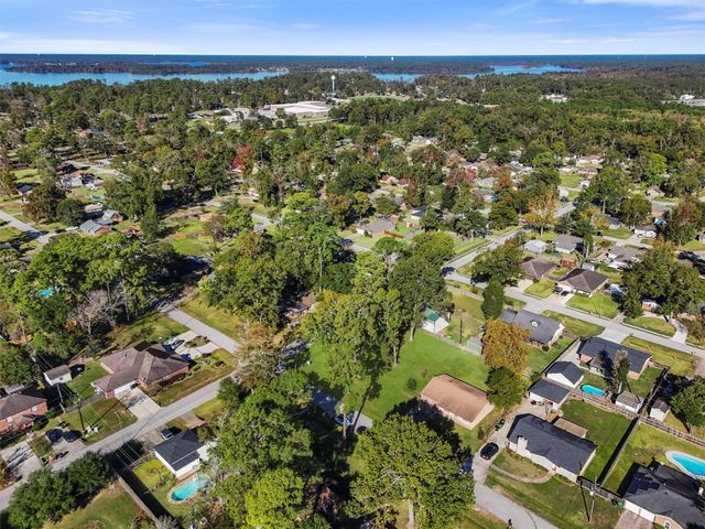 803 Corydon Drive, Huffman, TX 77336