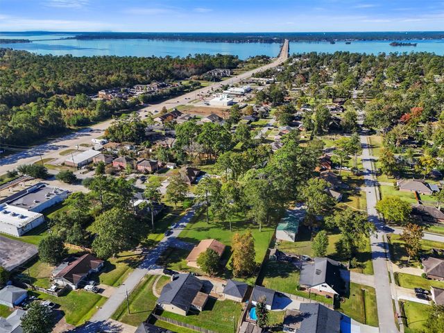 803 Corydon Drive, Huffman, TX 77336