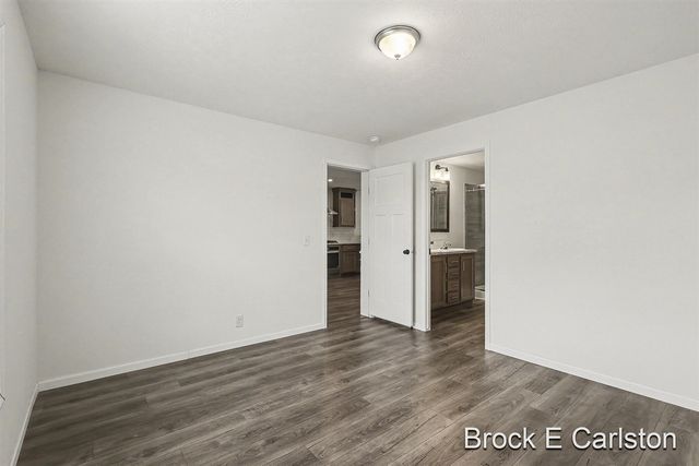 1283 E Ellis Road 7, Norton Shores, MI 49441