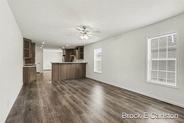 1283 E Ellis Road 7, Norton Shores, MI 49441