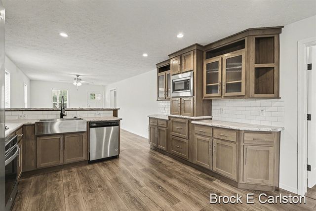 1283 E Ellis Road 7, Norton Shores, MI 49441