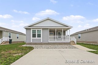 1283 E Ellis Road 7, Norton Shores, MI 49441