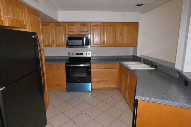 617 SEGOVIA COURT NE, St Petersburg, FL 33703