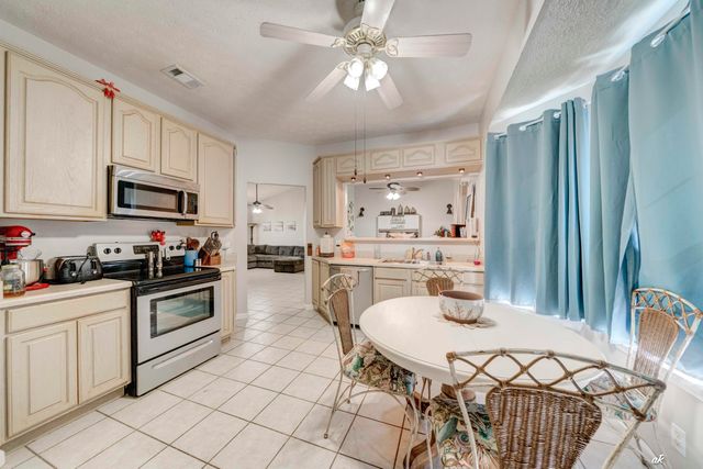 7110 Maxwell Court, Panama City, FL 32404