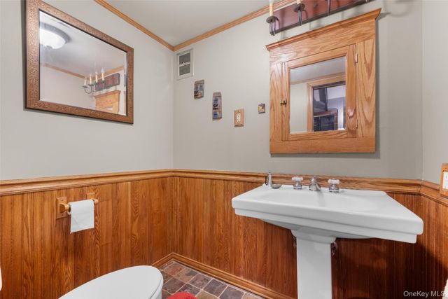 75 Old Minisink Trail, Goshen, NY 10924