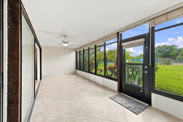 411 PALM TREE DRIVE 411, Bradenton, FL 34210