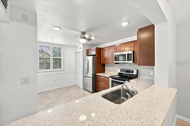 411 PALM TREE DRIVE 411, Bradenton, FL 34210