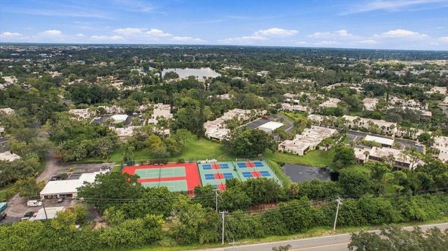 411 PALM TREE DRIVE 411, Bradenton, FL 34210