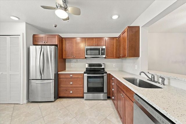 411 PALM TREE DRIVE 411, Bradenton, FL 34210
