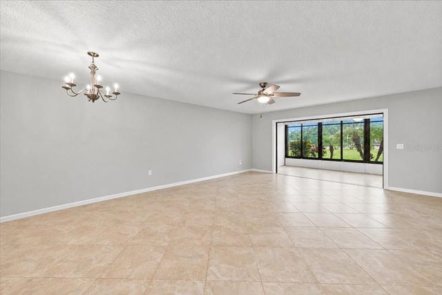 411 PALM TREE DRIVE 411, Bradenton, FL 34210