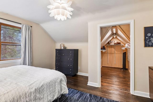 4721 Lakeview Avenue N, Brooklyn Center, MN 55429