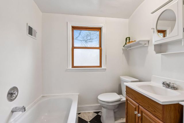 4721 Lakeview Avenue N, Brooklyn Center, MN 55429