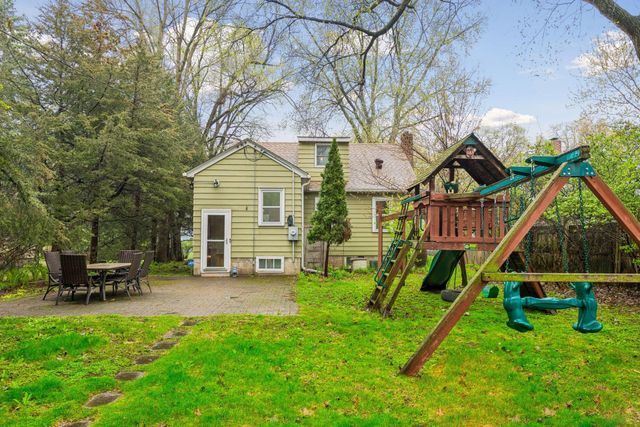 4721 Lakeview Avenue N, Brooklyn Center, MN 55429