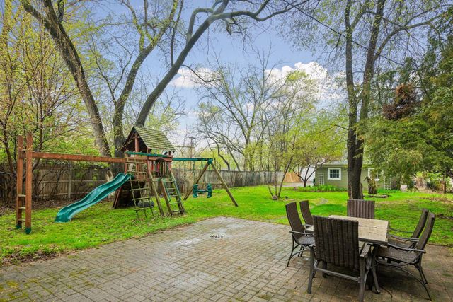 4721 Lakeview Avenue N, Brooklyn Center, MN 55429
