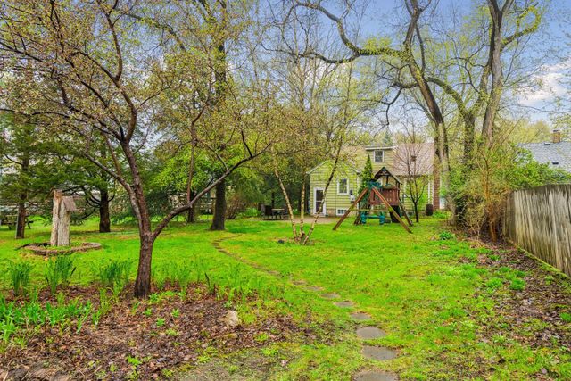 4721 Lakeview Avenue N, Brooklyn Center, MN 55429