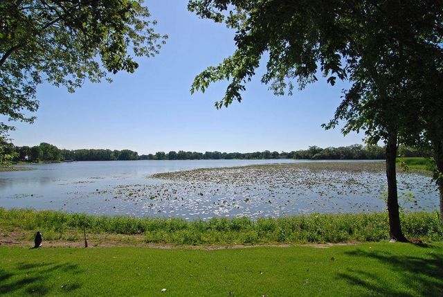 4721 Lakeview Avenue N, Brooklyn Center, MN 55429