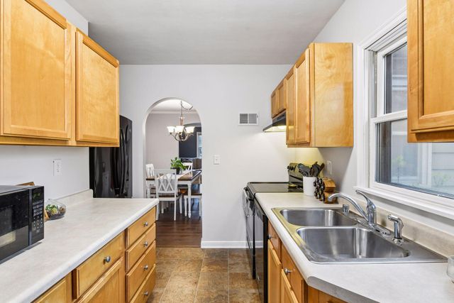 4721 Lakeview Avenue N, Brooklyn Center, MN 55429