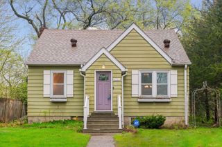 4721 Lakeview Avenue N, Brooklyn Center, MN 55429