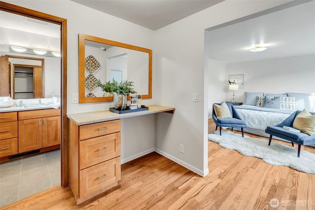 12161 SE 17th Place, Bellevue, WA 98005