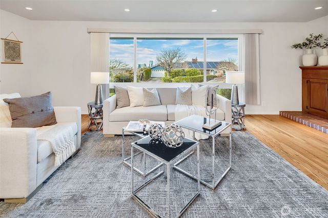 12161 SE 17th Place, Bellevue, WA 98005