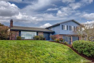 12161 SE 17th Place, Bellevue, WA 98005